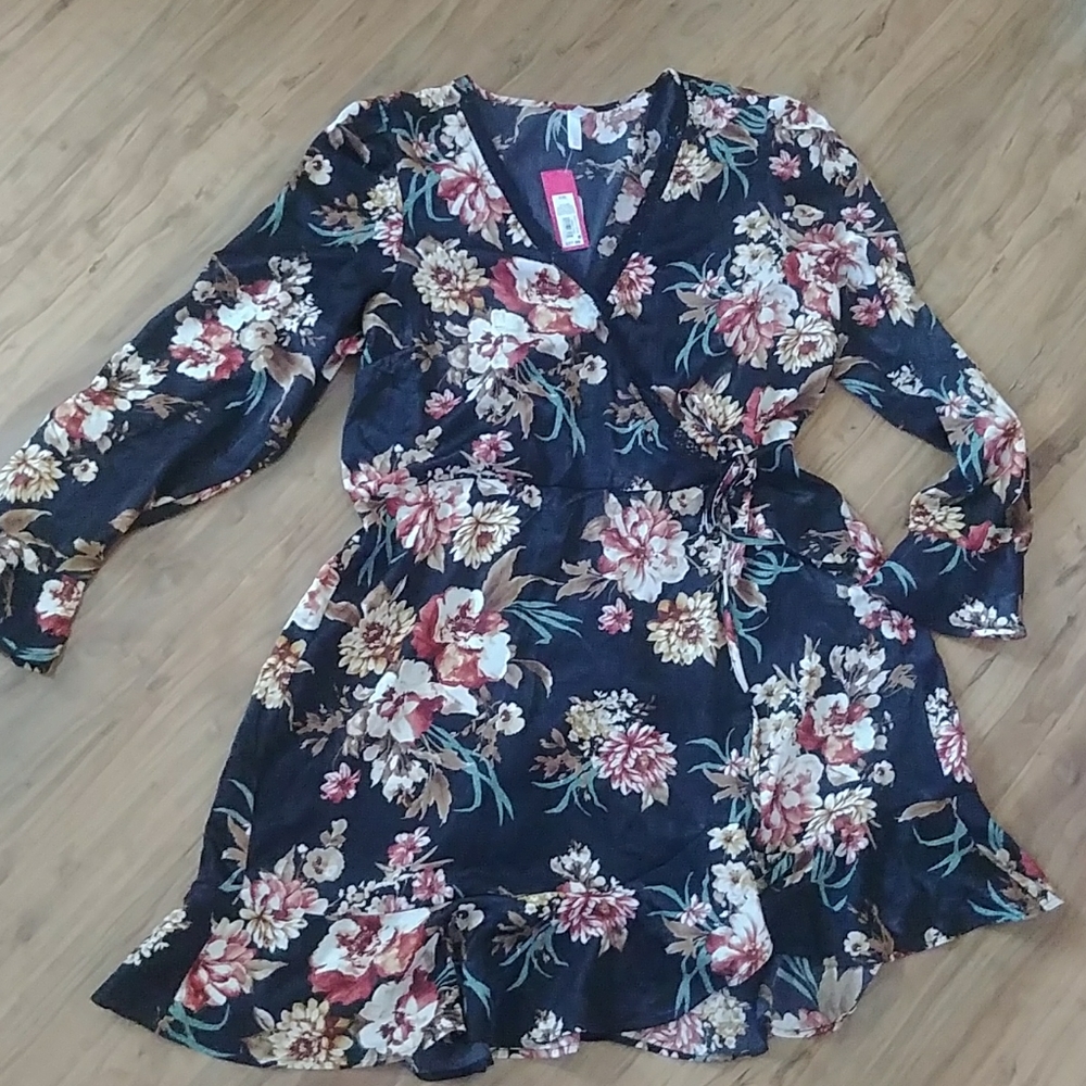 Xhilaration womens floral long sleeve midi dress.